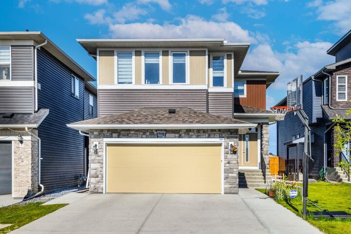 983 Corner Meadows Way NE — photo 1