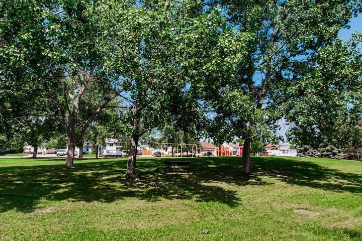 Property Photo:  9422 64 Avenue  AB T8W 1B5 