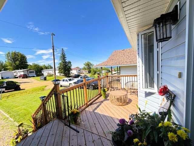 Property Photo: 125 10 Street AB T0G 0M0