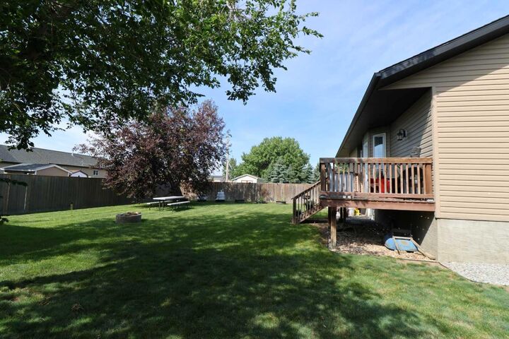 Property Photo: 608 3 St N AB T0K 0Z0