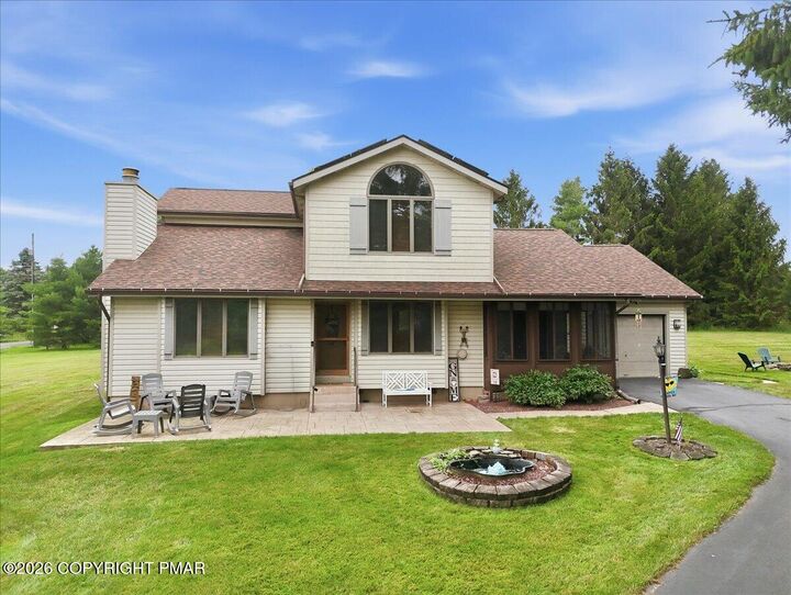Property Photo:  303 Sir Bradford Road  PA 18347 