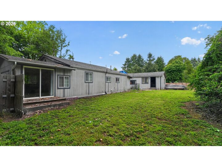 Property Photo:  666 SW Ferry Ave  OR 97380 