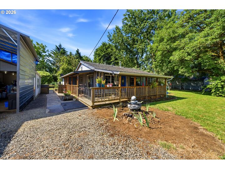 Property Photo:  666 SW Ferry Ave  OR 97380 