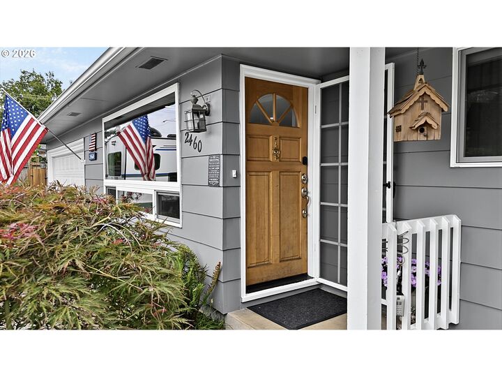 Property Photo:  2460 Debra Dr  OR 97477 