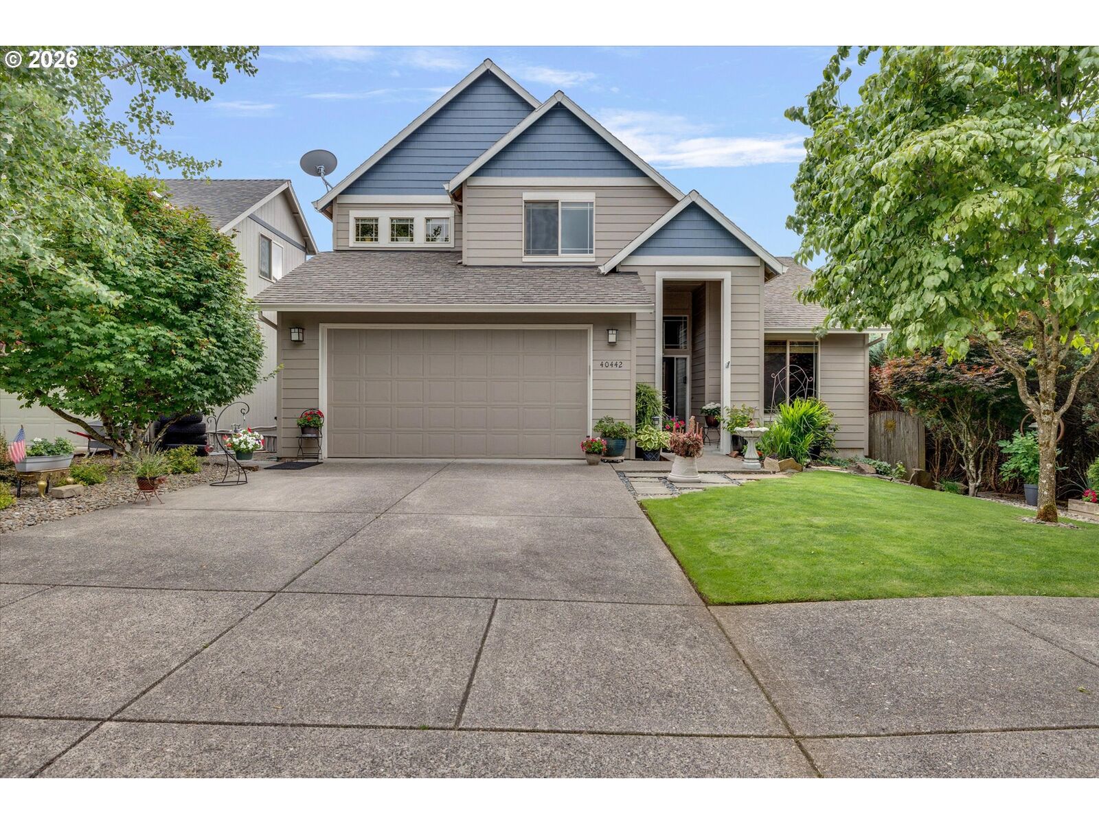 Property Photo:  40442 Therese St  OR 97055 