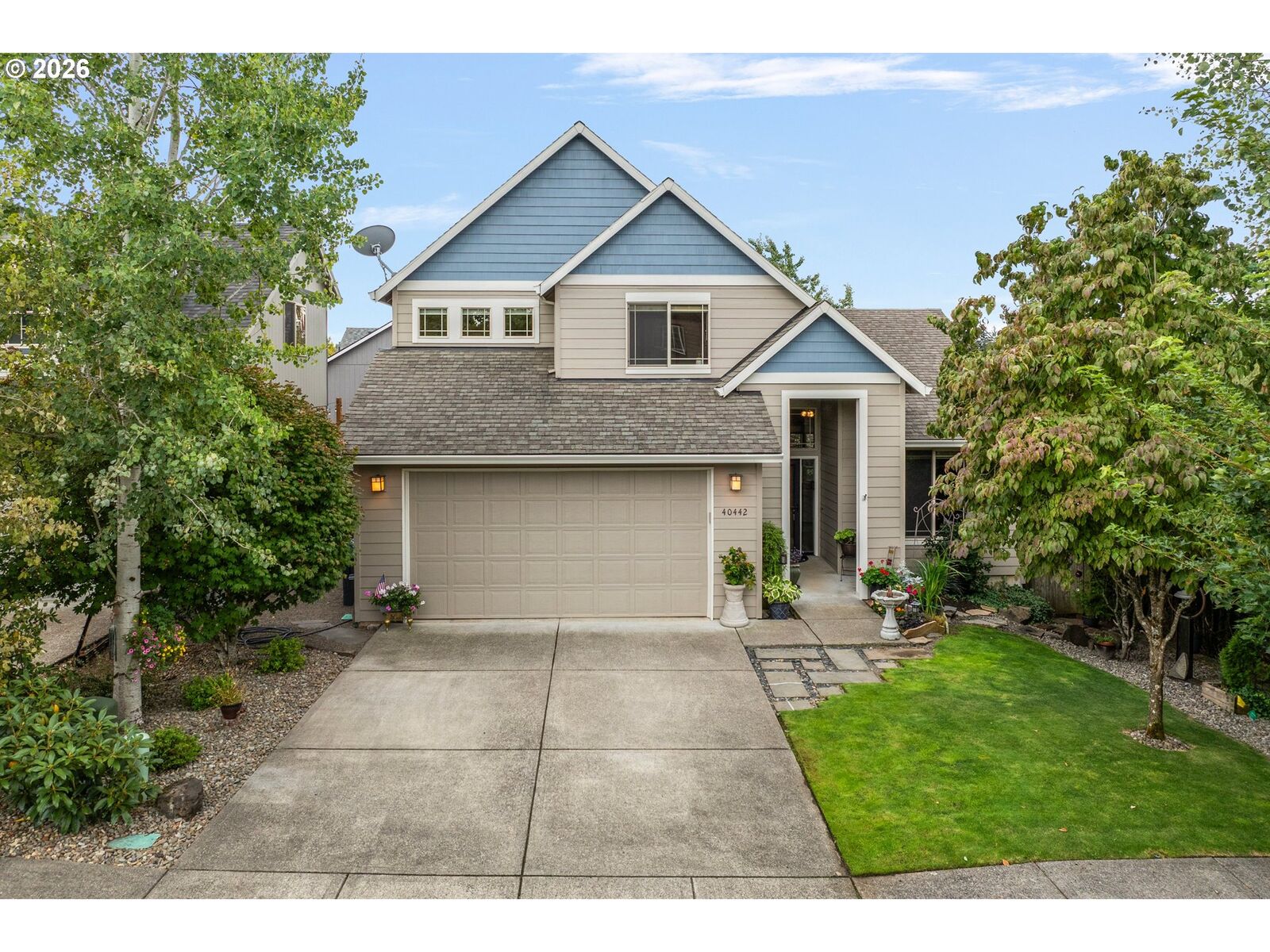 Property Photo:  40442 Therese St  OR 97055 