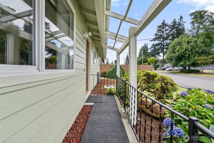 Property Photo:  11833 SE 272nd Place  WA 98030 