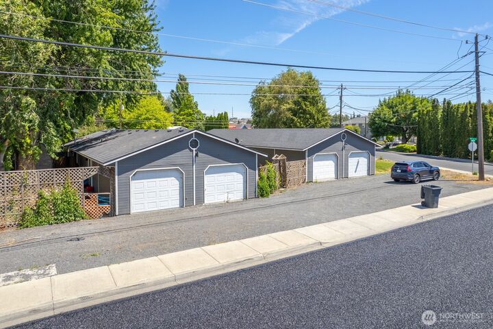 Property Photo: 726 Frey Road NW WA 98823