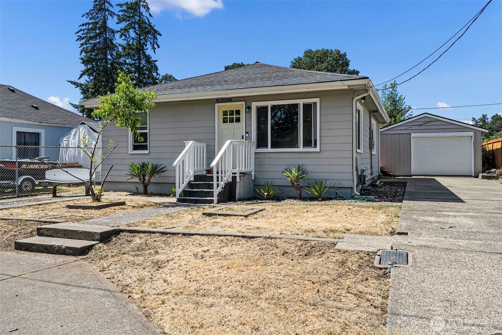 Property Photo: 14918 Grant Avenue SW WA 98498