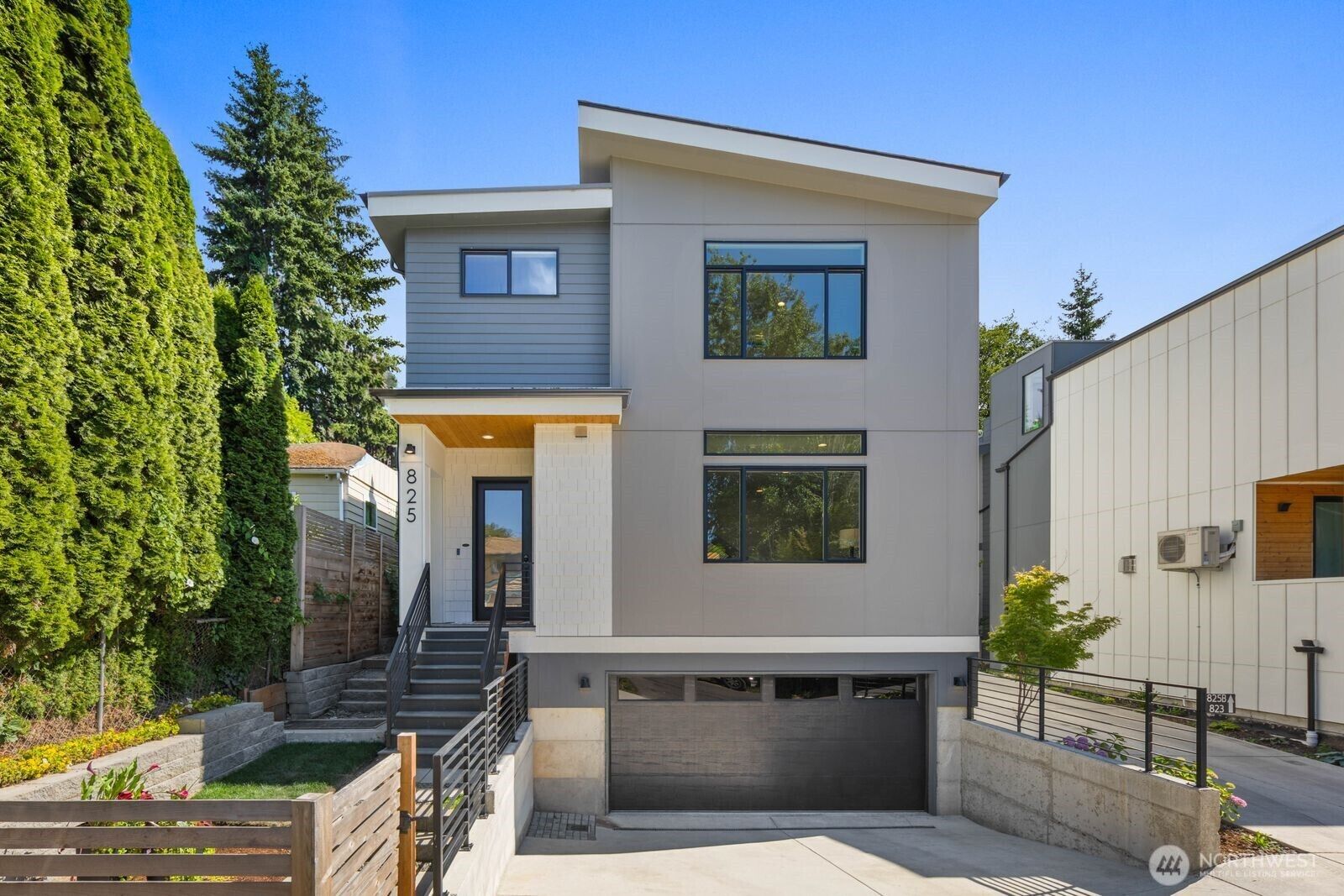Property Photo:  825 NE 105th Street  WA 98125 