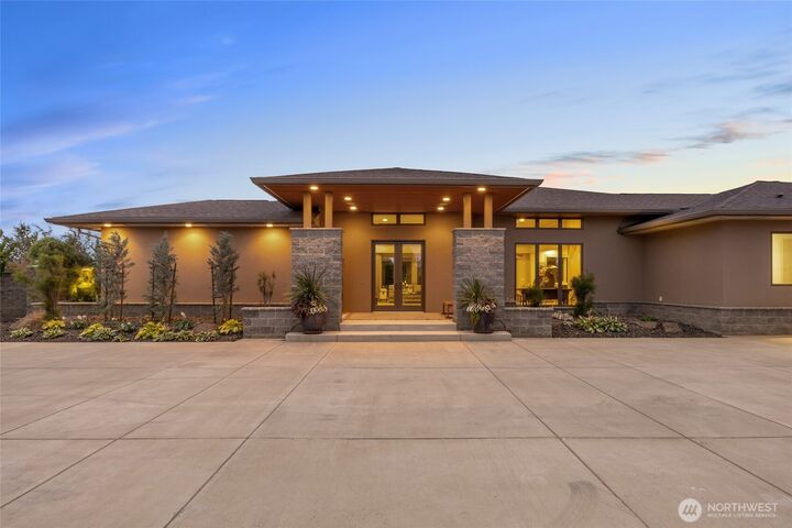 Property Photo: 6375 Rd 1.8 NE WA 98837