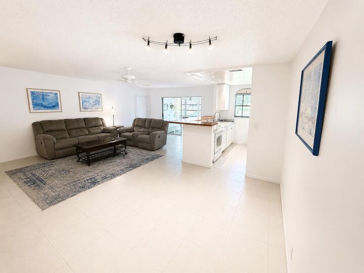 Property Photo:  1207 S Drive Way C  FL 33445 