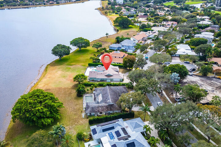 Property Photo:  2308 Embassy Drive  FL 33401 