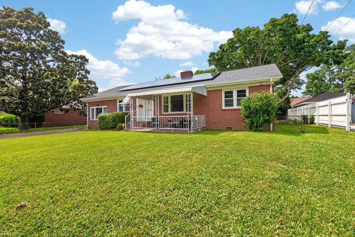 Property Photo: 2708 Heutte Dr VA 23518