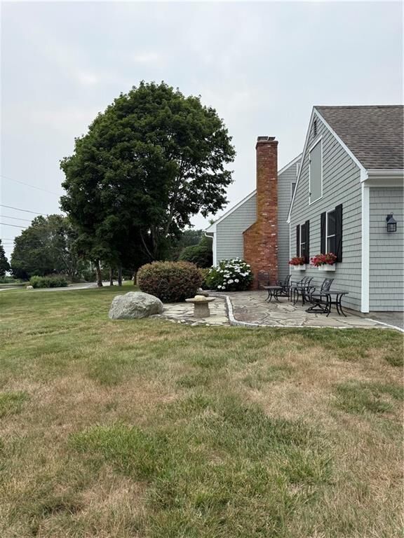Property Photo:  11 Stonegate Road  RI 02885 