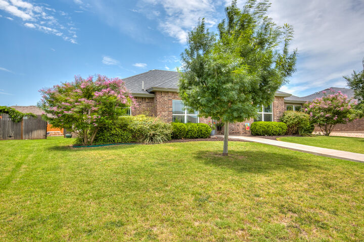 Property Photo:  5022 Red Oak Lane  TX 76904 