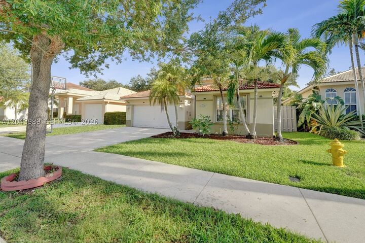 Property Photo:  14003 N Cypress Cove Cir  FL 33325 