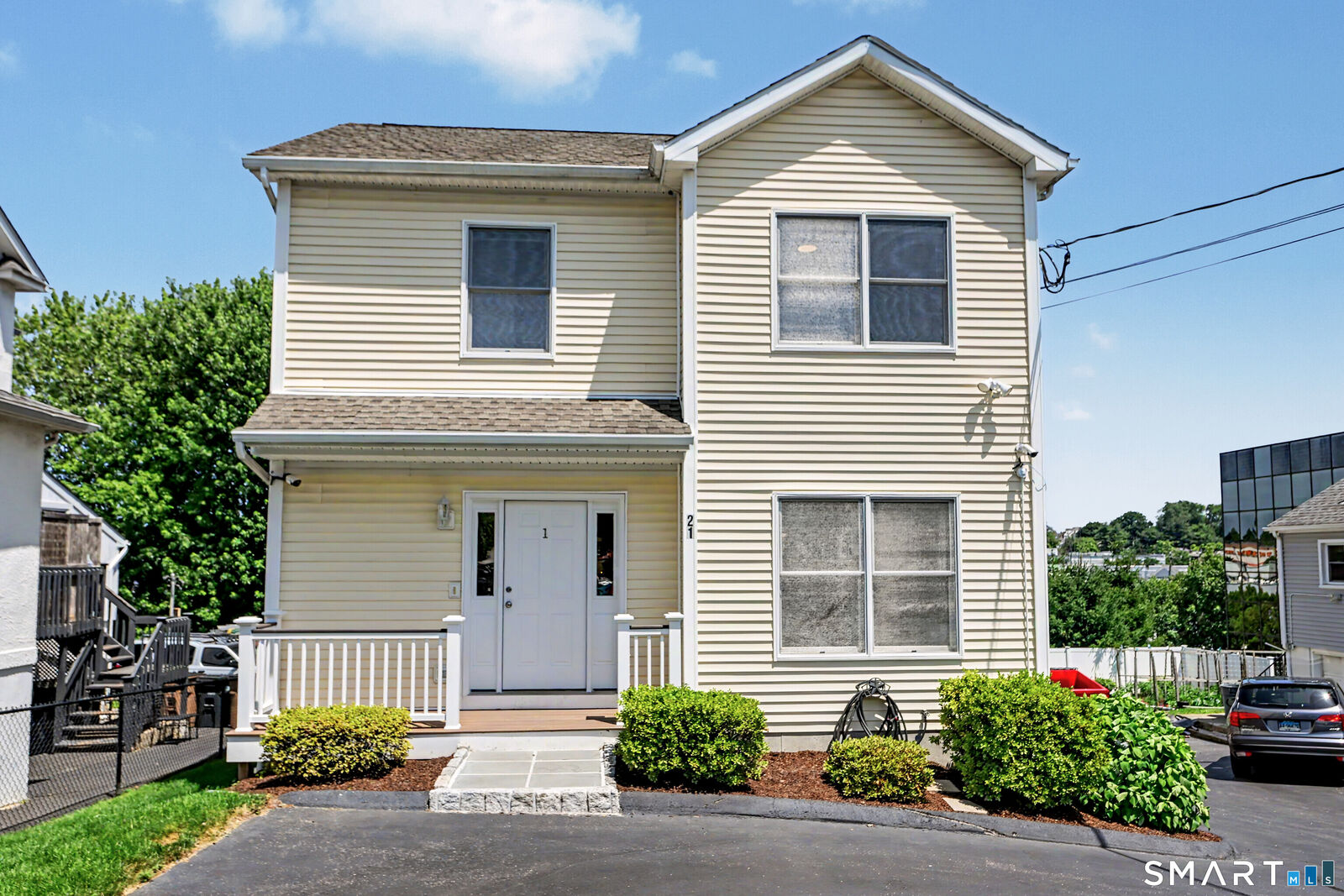 Property Photo: 21 Whitmore Lane 1 CT 06902