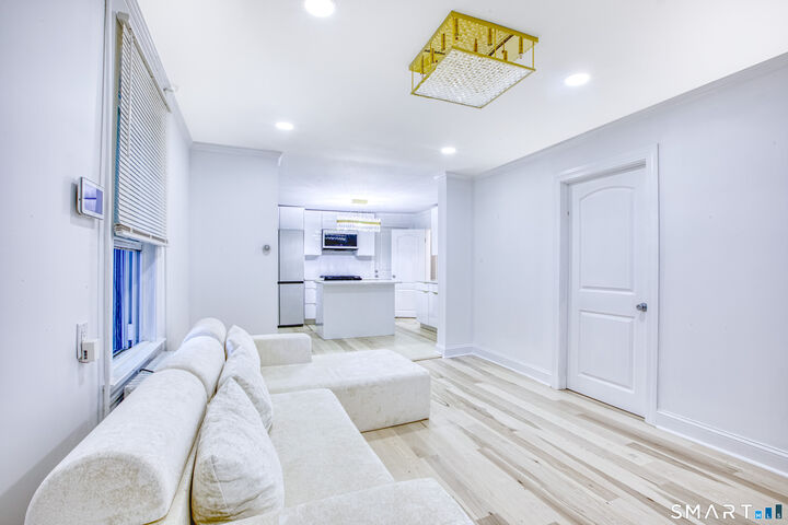 Property Photo:  115 Wilton Road 1 (Front 1st Floor)  CT 06880 