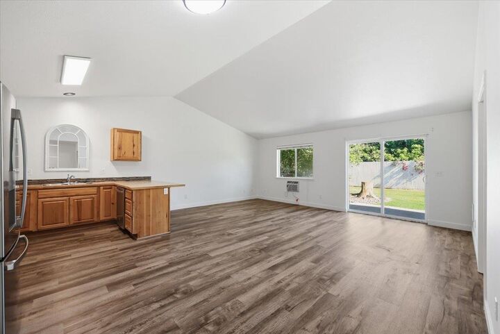 Property Photo: 1704 N Bessie Ln 1706 WA 99212