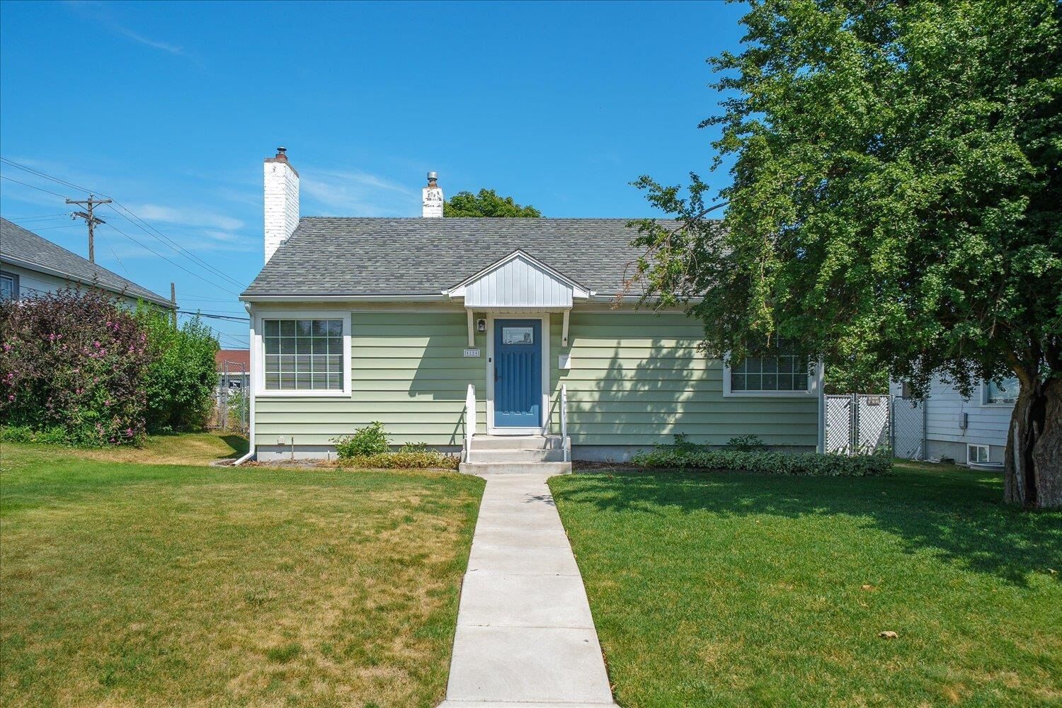 Property Photo:  4124 N Hawthorne St  WA 99205 
