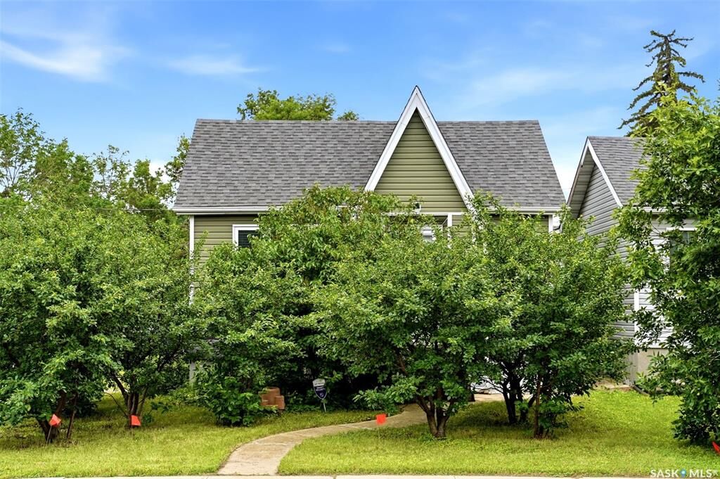 Property Photo:  303 College Avenue  SK S4N 0W9 