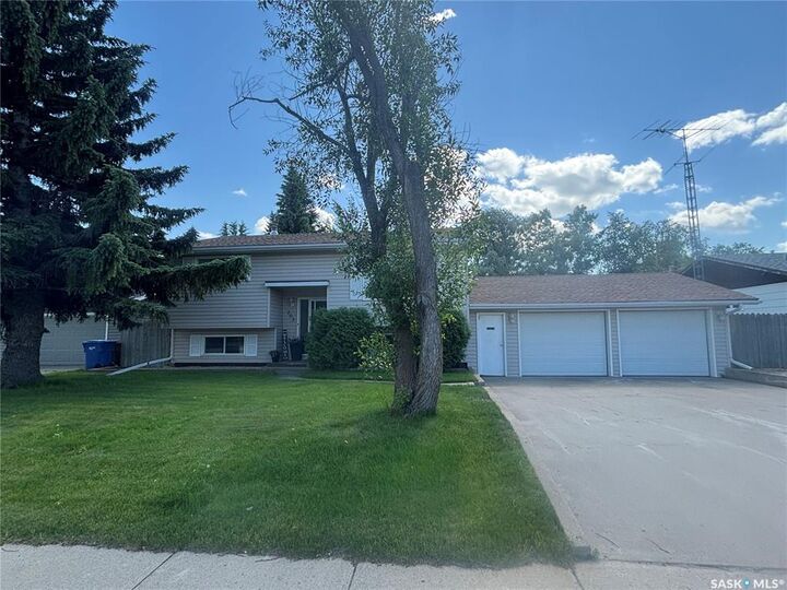 Property Photo: 203 Caskey Drive SK S0E 1A0