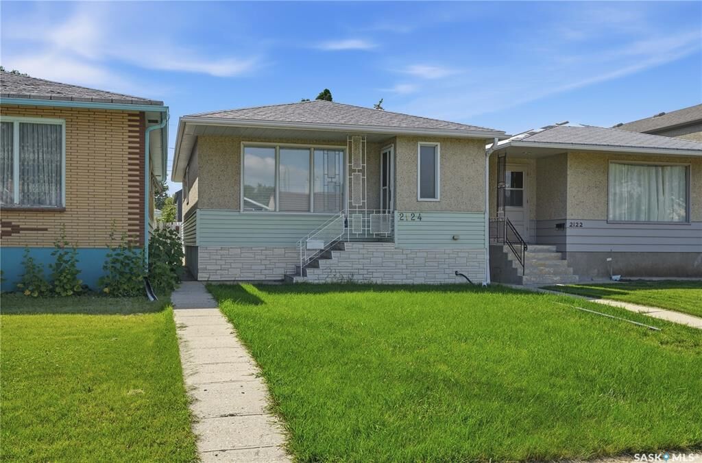 Property Photo:  2124 Elliott Street  SK S4N 3H2 