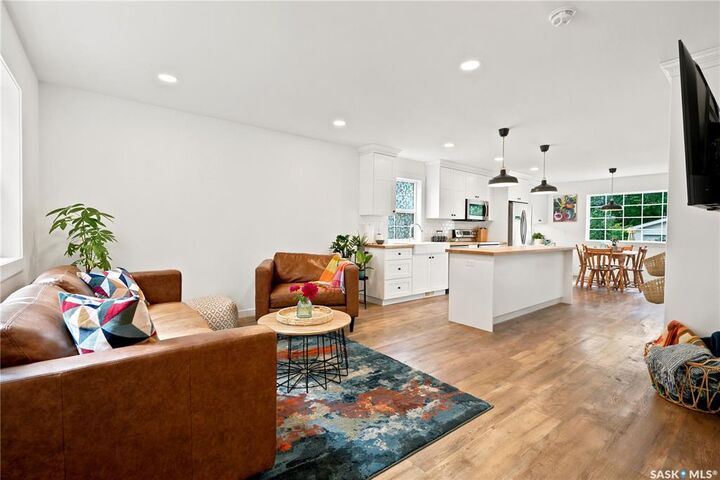 Property Photo:  919A F Avenue N  SK S7L 1W7 