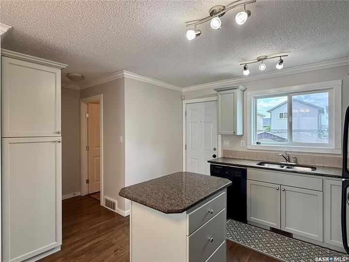 Property Photo: 315 Hampton Circle 405 SK S7R 0E9