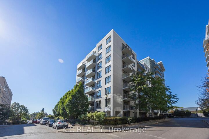 812 Lansdowne Avenue 901 — photo 1