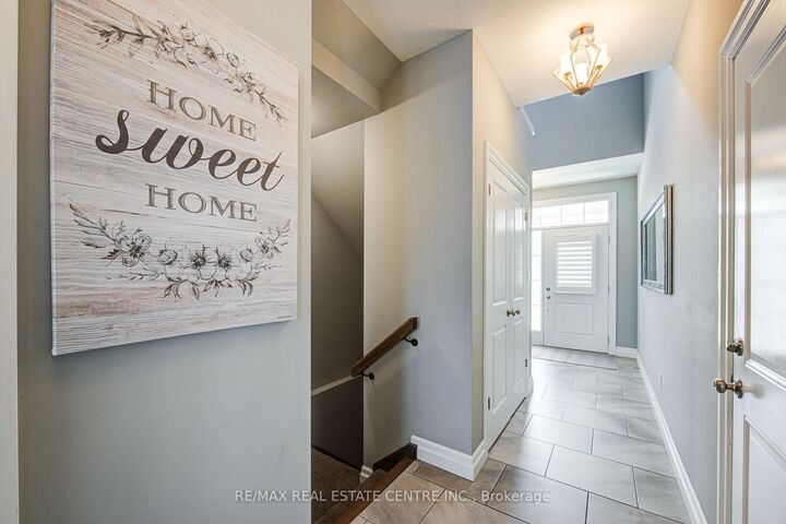 Property Photo: 943 Downing Drive N ON N4T 0E1