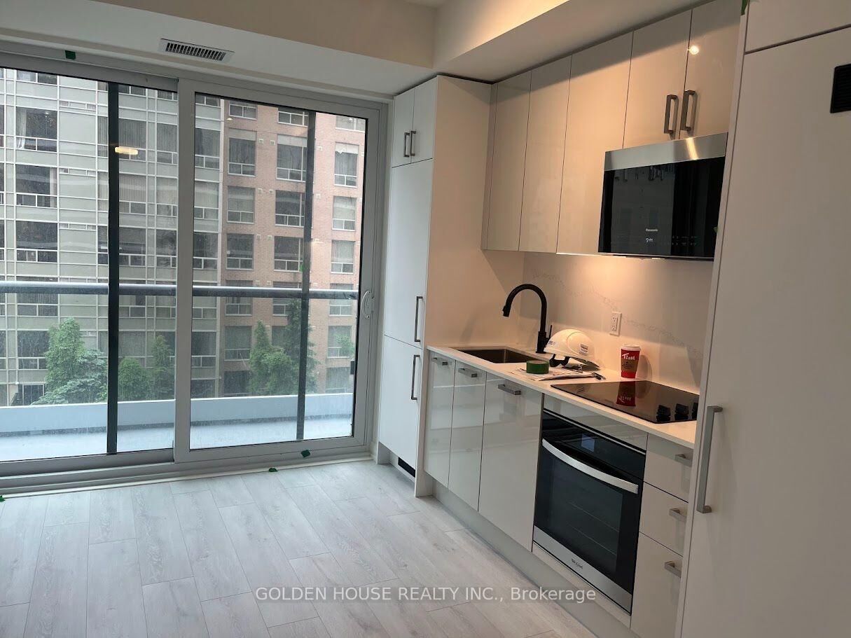 Property Photo: 280 Dundas Street W 605 ON M5T 0E3