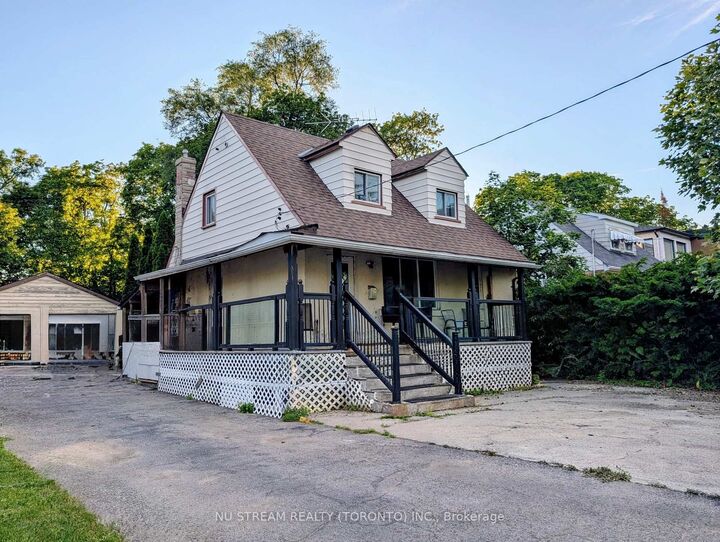 Property Photo:  34 Fairwood Crescent  ON M1E 3T3 