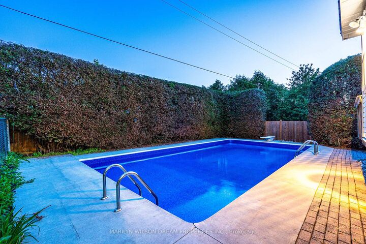 Property Photo: 20 Coolbrook Crescent ON K0A 3P0