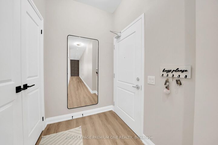 Property Photo: 5917 Main Street 805 ON L4A 5G4