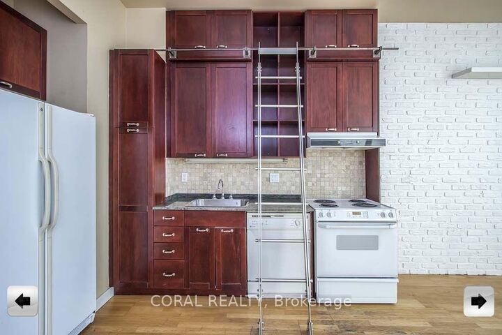 Property Photo:  155 Dalhousie Street Ph15  ON M5B 2P7 