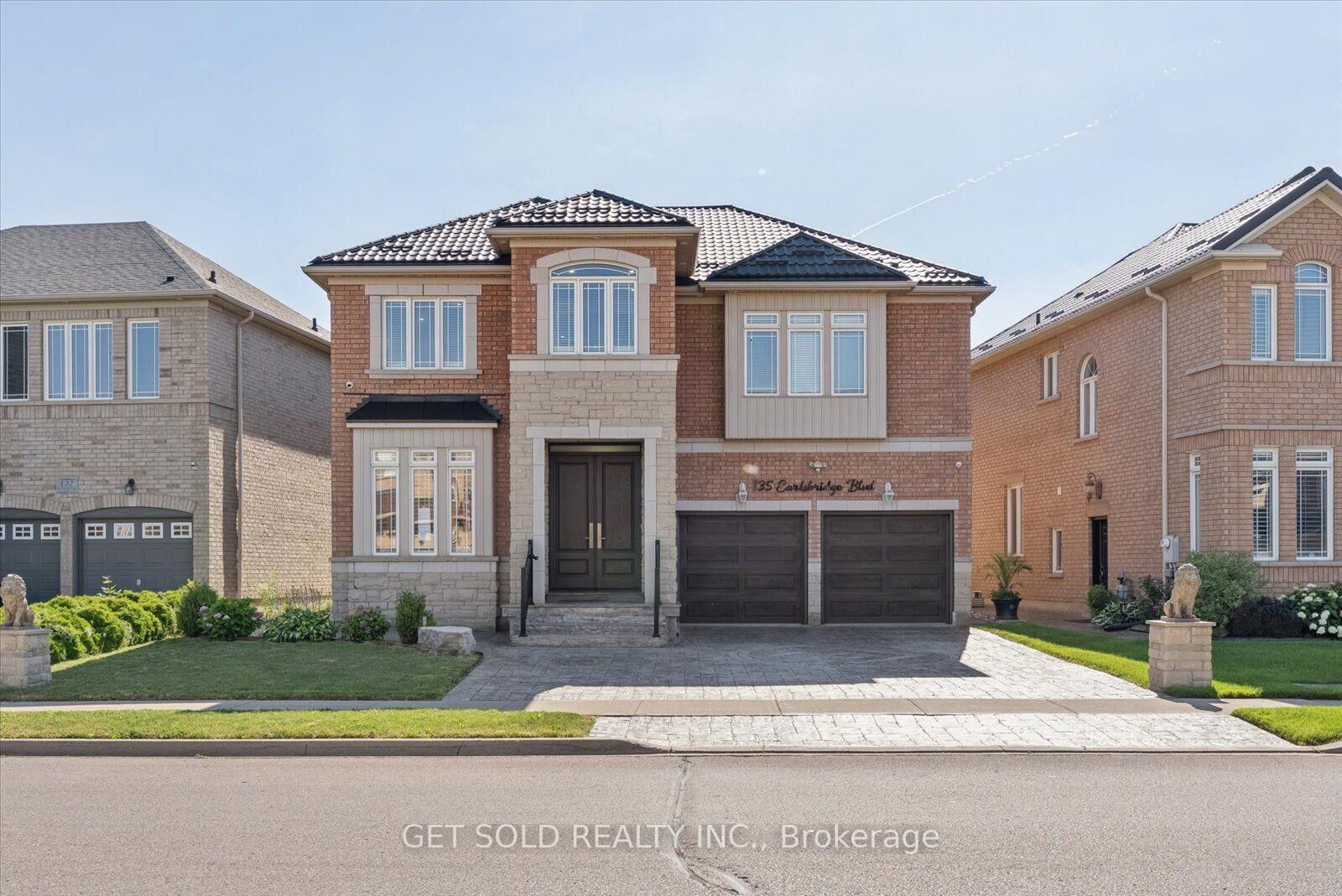 Property Photo:  135 Earlsbridge Boulevard  ON L7A 3T7 