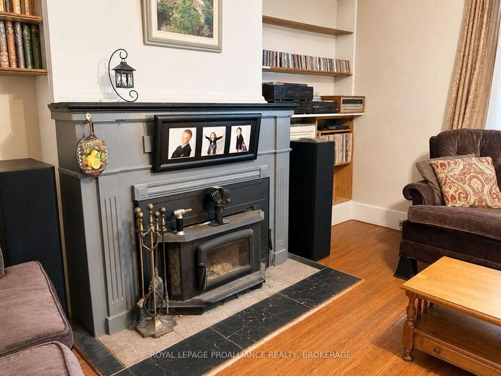 Property Photo:  255 First Street  ON K7G 2J3 