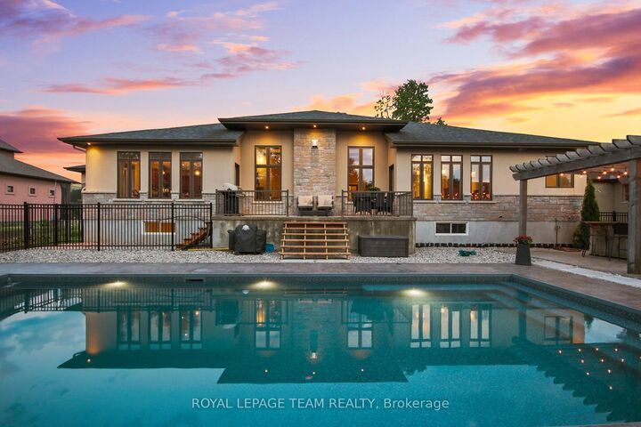 Property Photo:  1801 Cedarlakes Way  ON K4P 1G4 