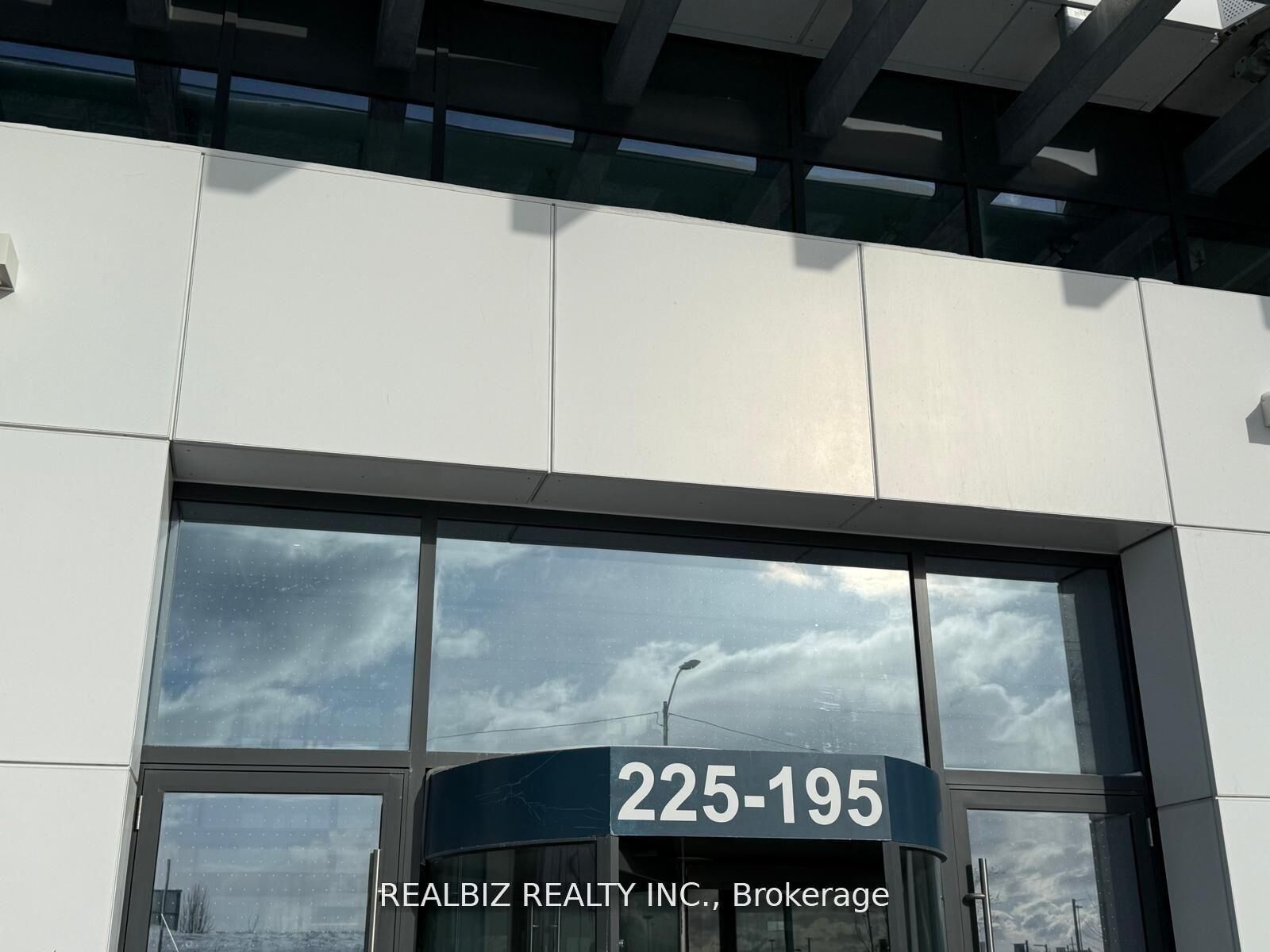 Property Photo:  225 Commerce Street 5003  ON L4K 0R1 