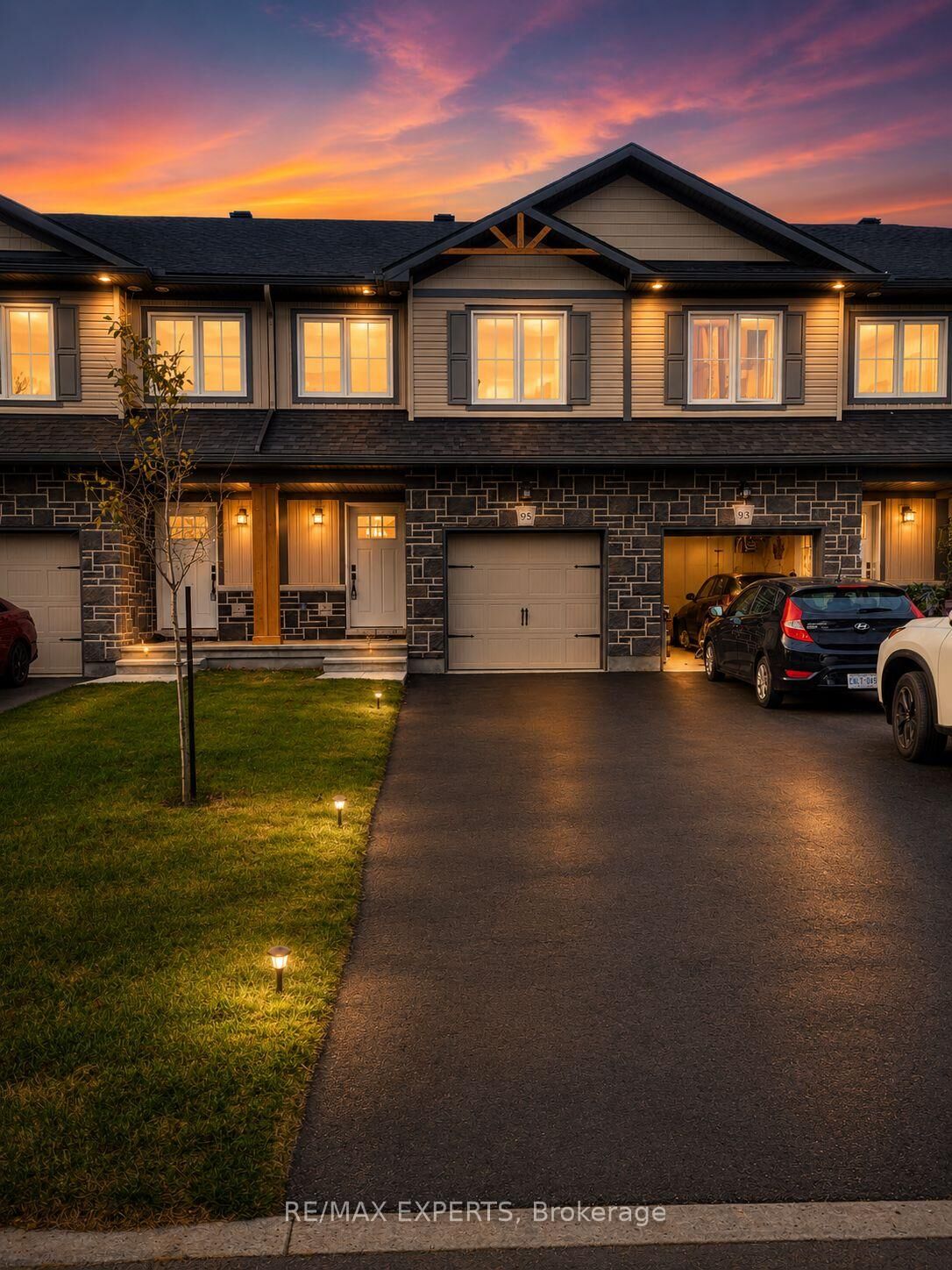 Property Photo:  95 Whitcomb Crescent E  ON K7A 0C1 
