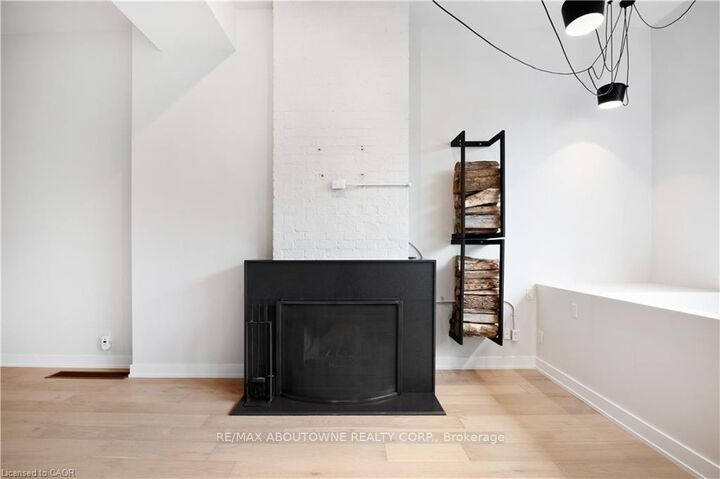 Property Photo: 676 Richmond Street W 105 ON M6J 1C3