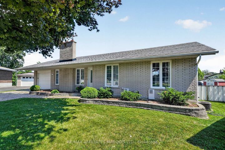 Property Photo: 408 Bellevue Crescent ON K6H 5M9