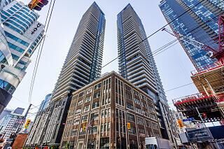 Property Photo: 125 Blue Jays Way 1006 ON M5V 0N5