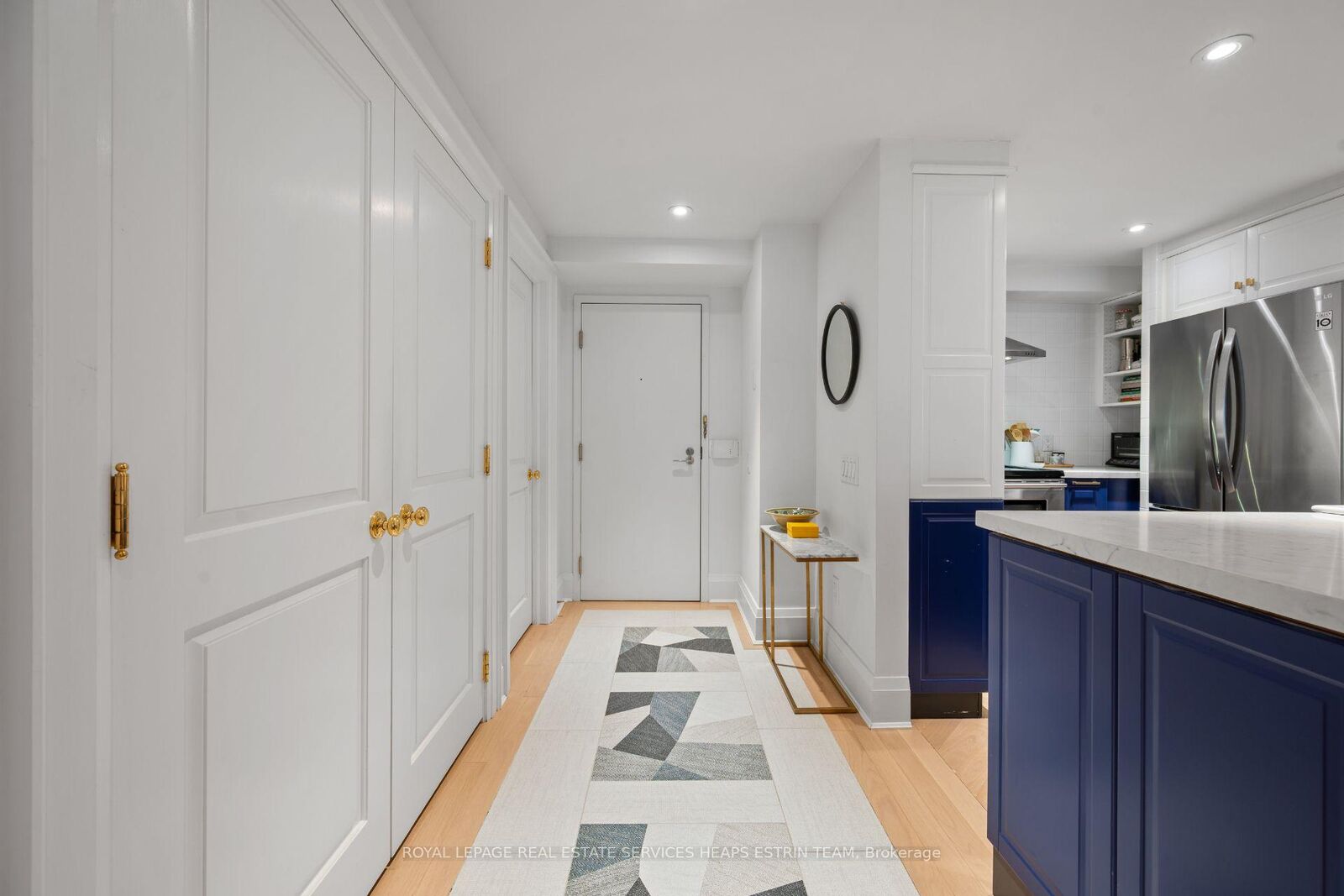 Property Photo: 225 Davenport Road 401 ON M5R 3R2