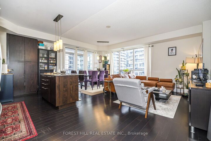 Property Photo:  70 Roehampton Avenue 1821  ON M4P 1R2 