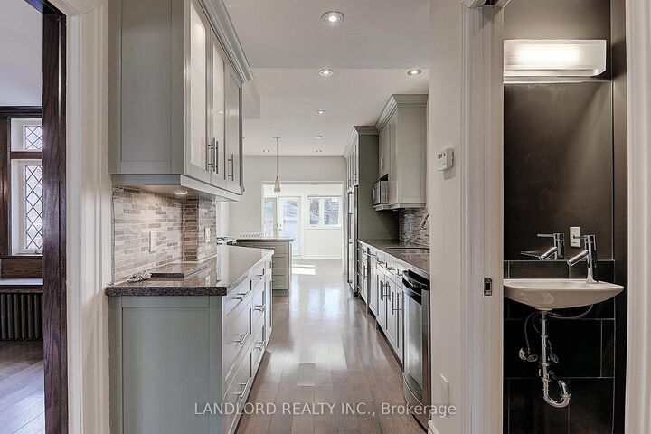 Property Photo:  138 Fallingbrook Road  ON M1N 2T6 