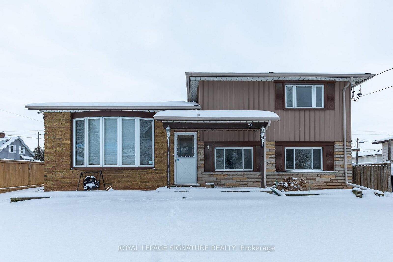 Property Photo: 1 Eldrid Court Main ON L3M 1Z1