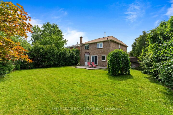 Property Photo: 470 Aberfoyle Court ON L4Z 2J5